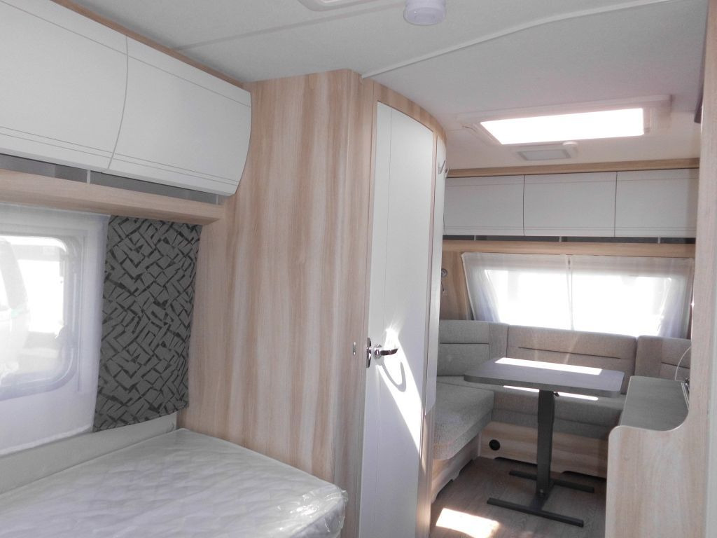 Kamp prikolica Hobby De Luxe 460 LU Lagerabverkauf!: slika 14