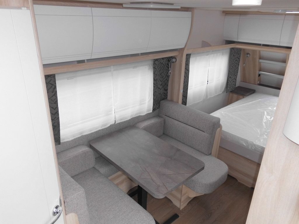 Hobby De Luxe 460 SFf 2025 AUTARK FBH 1500kg. +++ Hobby De Luxe 460 SFf mit Extras, Lagerabverkauf - Kamp prikolica: slika 5 Hobby De Luxe 460 SFf 2025 AUTARK FBH 1500kg. +++ Hobby De Luxe 460 SFf mit Extras, Lagerabverkauf - Kamp prikolica: slika 5