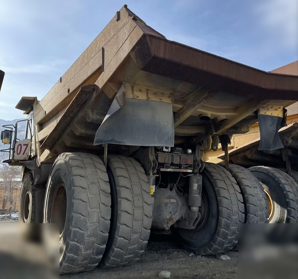 2011 KOMATSU HD465-7 - Kiper sa krutom šasijom/ Kiper za kamen: slika 3 2011 KOMATSU HD465-7 - Kiper sa krutom šasijom/ Kiper za kamen: slika 3
