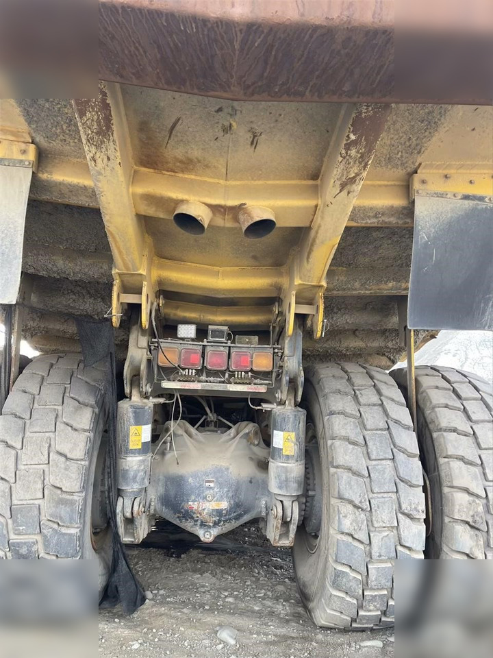 2011 KOMATSU HD465-7 - Kiper sa krutom šasijom/ Kiper za kamen: slika 4 2011 KOMATSU HD465-7 - Kiper sa krutom šasijom/ Kiper za kamen: slika 4