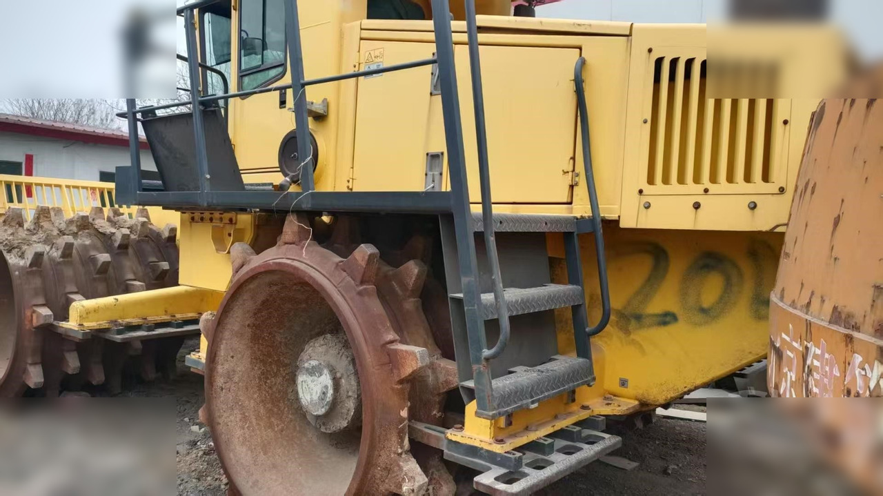 2012 BOMAG BC672RB-2 - Kompaktor: slika 3 2012 BOMAG BC672RB-2 - Kompaktor: slika 3