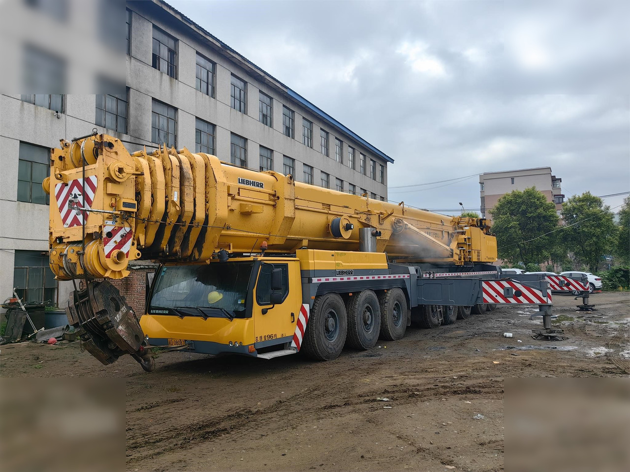 2012 LIEBHERR LTM1500-8.1 - Autokran za sve terene: slika 2 2012 LIEBHERR LTM1500-8.1 - Autokran za sve terene: slika 2