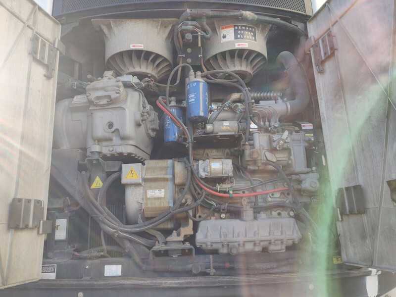 CARRIER VECTOR 1800MT REFRIGERATION UNIT / KÜLMASEADE - Promenjivo telo frižidera: slika 3 CARRIER VECTOR 1800MT REFRIGERATION UNIT / KÜLMASEADE - Promenjivo telo frižidera: slika 3
