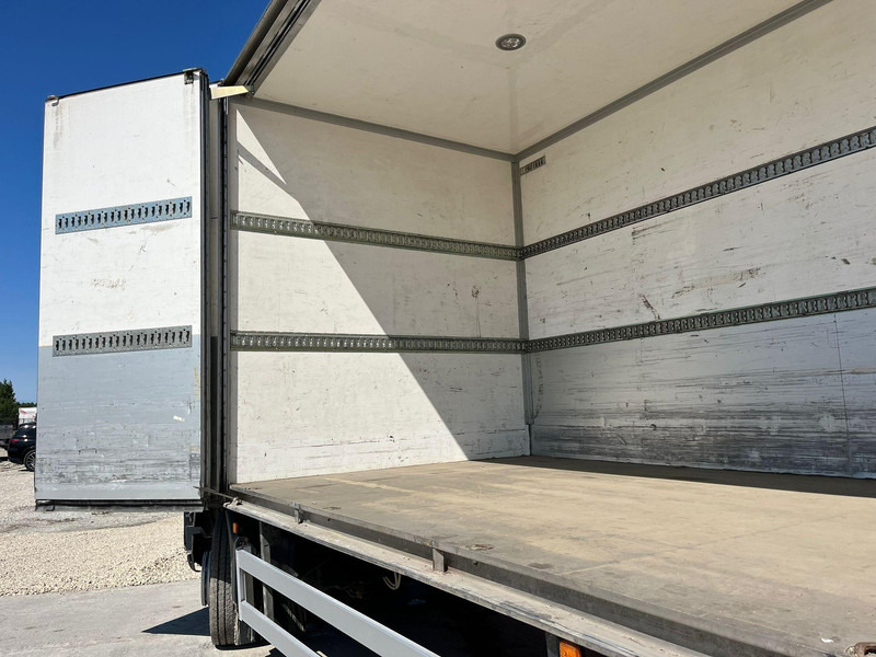Kamion sa zatvorenim sandukom MAN TGM 15.250 4x2 BOX L=7531 mm: slika 11