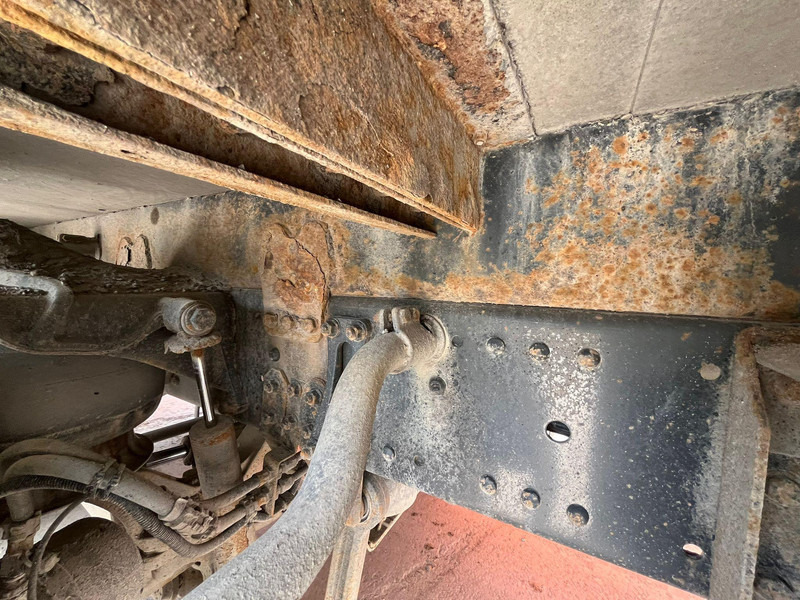 Kamion sa golom šasijom i zatvorenom kabinom, Kamion sa dizalicom Mercedes-Benz Actros 2536 6x2*4 PK18002 / BOX L=6965 mm: slika 8