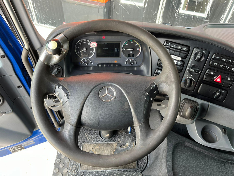 Kamion sa golom šasijom i zatvorenom kabinom, Kamion sa dizalicom Mercedes-Benz Actros 2536 6x2*4 PK18002 / BOX L=6965 mm: slika 14
