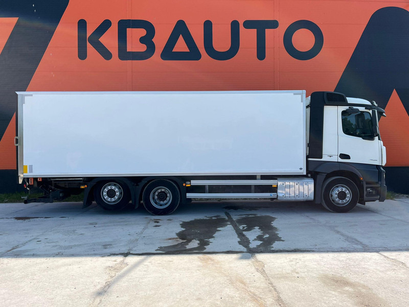 Mercedes-Benz Actros 2545 6x2 BOX L=7526 mm - Kamion sa zatvorenim sandukom: slika 4 Mercedes-Benz Actros 2545 6x2 BOX L=7526 mm - Kamion sa zatvorenim sandukom: slika 4