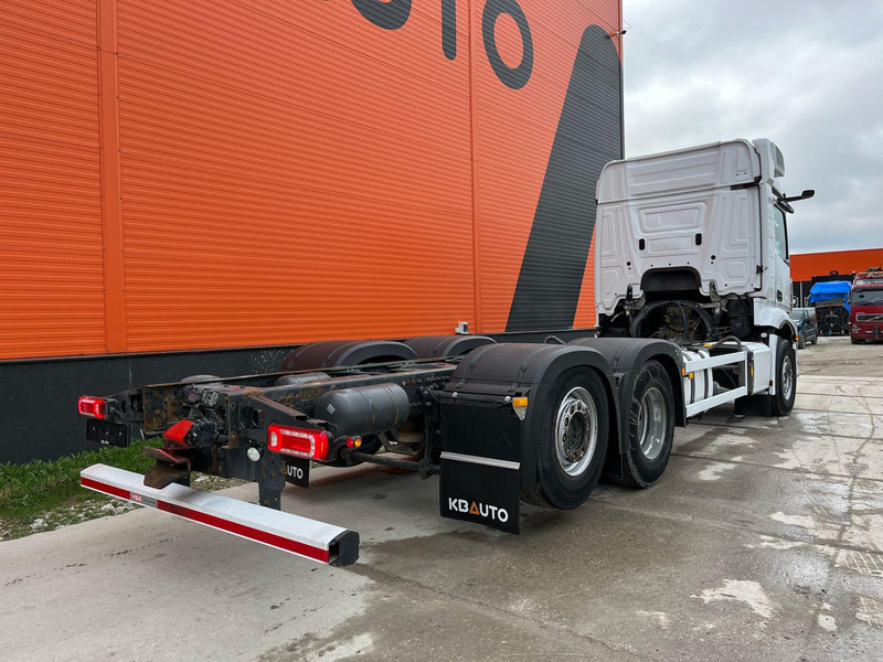Kamion sa golom šasijom i zatvorenom kabinom Mercedes-Benz Actros 2553 6x2*4 PTO / CHASSIS L=7128 mm: slika 6