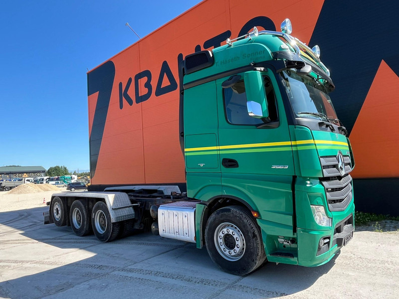 Mercedes-Benz Actros 3563 8x4*4 RETARDER / CHASSIS L=7358 mm - Kamion sa golom šasijom i zatvorenom kabinom: slika 3 Mercedes-Benz Actros 3563 8x4*4 RETARDER / CHASSIS L=7358 mm - Kamion sa golom šasijom i zatvorenom kabinom: slika 3