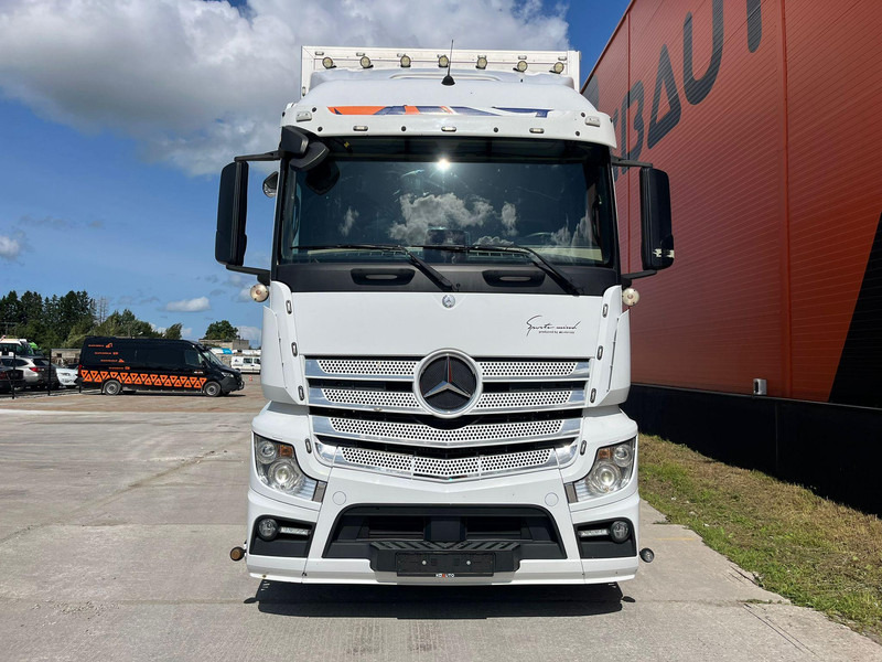 Mercedes-Benz Actros 6x2*4 BOX L=7401mm - Kamion sa zatvorenim sandukom: slika 3 Mercedes-Benz Actros 6x2*4 BOX L=7401mm - Kamion sa zatvorenim sandukom: slika 3
