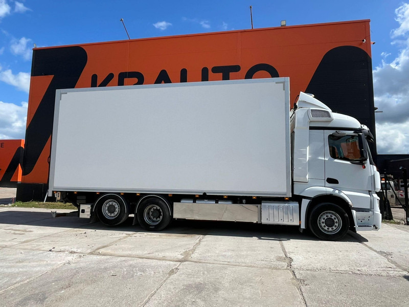 Mercedes-Benz Actros 6x2*4 BOX L=7401mm - Kamion sa zatvorenim sandukom: slika 5 Mercedes-Benz Actros 6x2*4 BOX L=7401mm - Kamion sa zatvorenim sandukom: slika 5