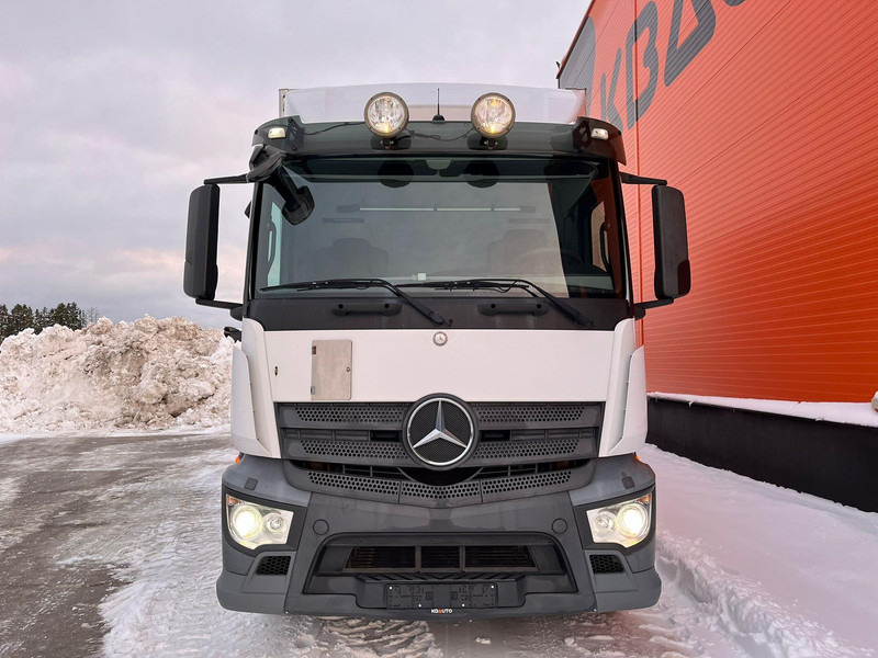 Mercedes-Benz Antos 1830 4x2 EURO 6 ! / BOX L=7593 mm - Kamion sa zatvorenim sandukom: slika 3 Mercedes-Benz Antos 1830 4x2 EURO 6 ! / BOX L=7593 mm - Kamion sa zatvorenim sandukom: slika 3