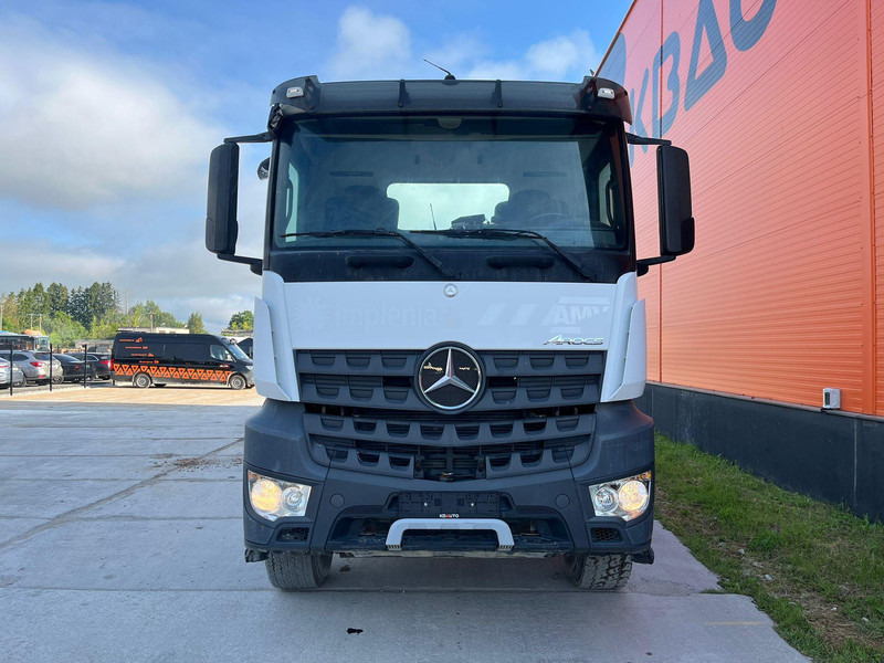 Mercedes-Benz Arocs 3232 8x4*4 ONLY 11775 KM !!! / CHASSIS L=7700 mm - Kamion sa golom šasijom i zatvorenom kabinom: slika 3 Mercedes-Benz Arocs 3232 8x4*4 ONLY 11775 KM !!! / CHASSIS L=7700 mm - Kamion sa golom šasijom i zatvorenom kabinom: slika 3