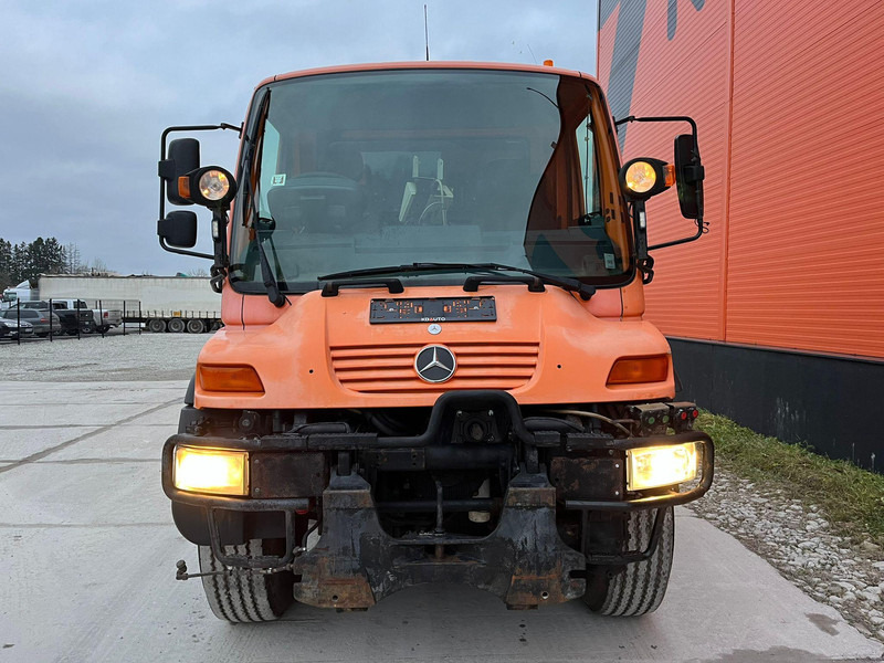 Mercedes-Benz UNIMOG U 300 4x4 TRILETY SK / 6918 hours - Autočistilica: slika 3 Mercedes-Benz UNIMOG U 300 4x4 TRILETY SK / 6918 hours - Autočistilica: slika 3