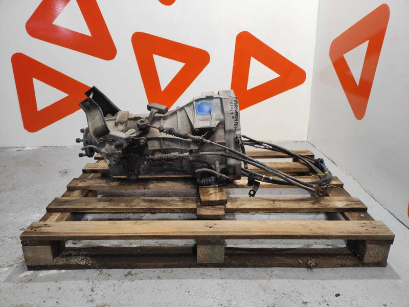 Nissan NT 400 Cabstar Gearbox 32010-LC62A / LOW MILEAGE - Menjač za Kamion: slika 1 Nissan NT 400 Cabstar Gearbox 32010-LC62A / LOW MILEAGE - Menjač za Kamion: slika 1