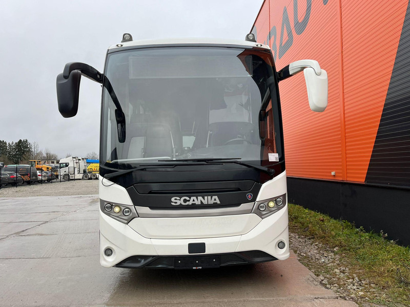 Scania K 450 6x2*4 Interlink 55 SEATS / AC / AUXILIARY HEATING / WHEELCHAIR LIFT / WC - Prigradski autobus: slika 2 Scania K 450 6x2*4 Interlink 55 SEATS / AC / AUXILIARY HEATING / WHEELCHAIR LIFT / WC - Prigradski autobus: slika 2