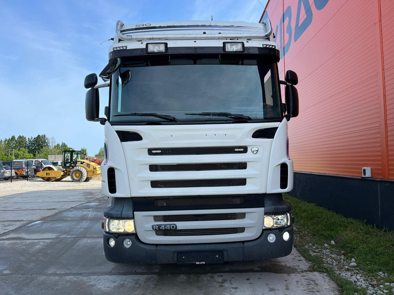 Scania R 440 6x2*4 FASSI F260XP / PLATFORM L=6760 mm - Kamion sa tovarnim sandukom, Kamion sa dizalicom: slika 3 Scania R 440 6x2*4 FASSI F260XP / PLATFORM L=6760 mm - Kamion sa tovarnim sandukom, Kamion sa dizalicom: slika 3