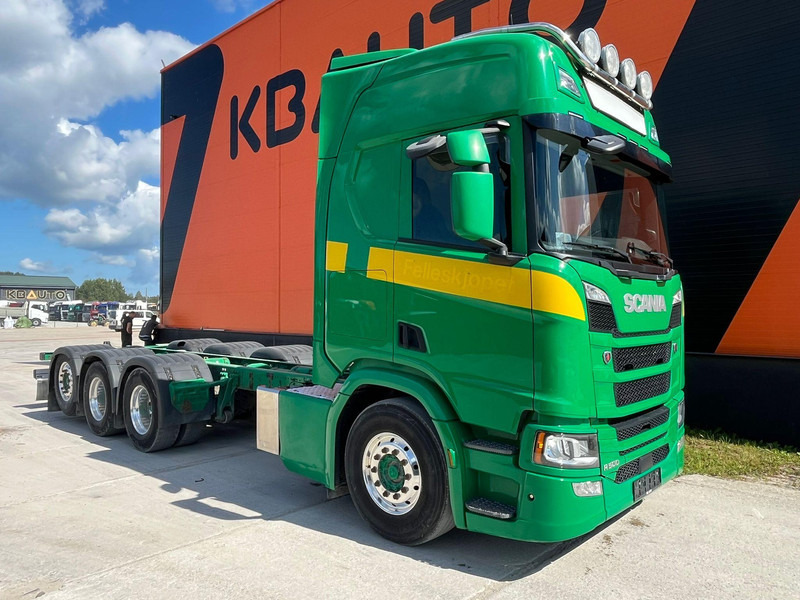 Scania R500 8x4*4 9 TON FRONT AXLE / PTO / RETARDER / CHASSIS L=7420 mm - Kamion sa golom šasijom i zatvorenom kabinom: slika 4 Scania R500 8x4*4 9 TON FRONT AXLE / PTO / RETARDER / CHASSIS L=7420 mm - Kamion sa golom šasijom i zatvorenom kabinom: slika 4
