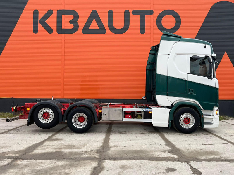 Scania S 540 6x2 RETARDER / CHASSIS L=5855 mm - Kamion sa golom šasijom i zatvorenom kabinom: slika 5 Scania S 540 6x2 RETARDER / CHASSIS L=5855 mm - Kamion sa golom šasijom i zatvorenom kabinom: slika 5