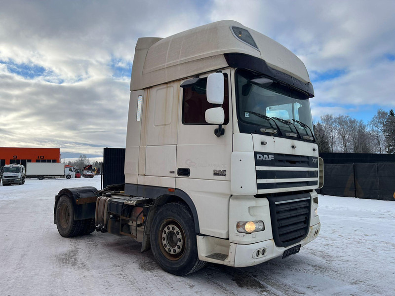DAF XF 105.410 4x2 NOT ROADWORTHY ! / HYDRAULICS - Tegljač: slika 4 DAF XF 105.410 4x2 NOT ROADWORTHY ! / HYDRAULICS - Tegljač: slika 4