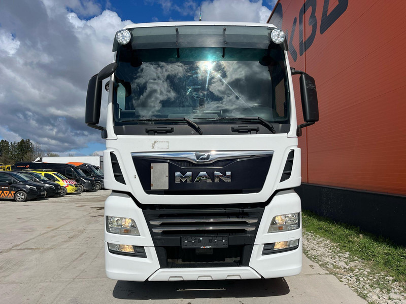 MAN TGX 28.500 6x2 XXL / HYDRAULICS / INTARDER / DOUBLE BOGIE - Tegljač: slika 3 MAN TGX 28.500 6x2 XXL / HYDRAULICS / INTARDER / DOUBLE BOGIE - Tegljač: slika 3