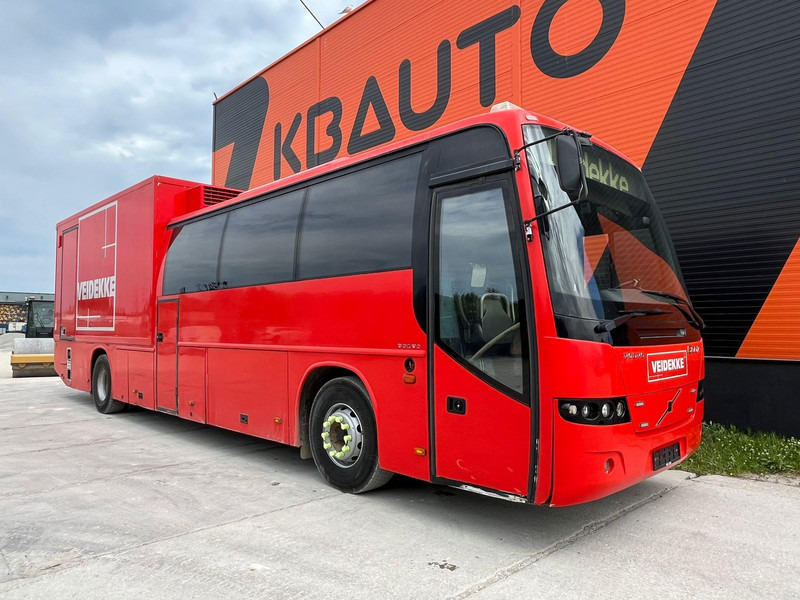 Volvo B12M 4x2 14 SEATS / AC / AUXILIARY HEATING / WC / KITCHEN - Prigradski autobus: slika 3 Volvo B12M 4x2 14 SEATS / AC / AUXILIARY HEATING / WC / KITCHEN - Prigradski autobus: slika 3
