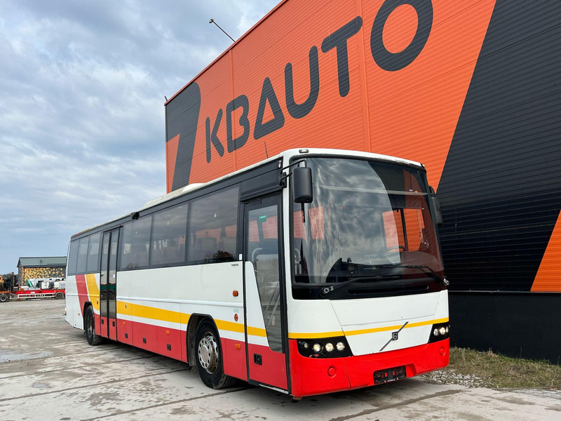 Volvo B7R 8700 4x2 52 SEATS + 20 STANDING / AC / AUXILIARY HEATING / FOGMAKER - Prigradski autobus: slika 1 Volvo B7R 8700 4x2 52 SEATS + 20 STANDING / AC / AUXILIARY HEATING / FOGMAKER - Prigradski autobus: slika 1