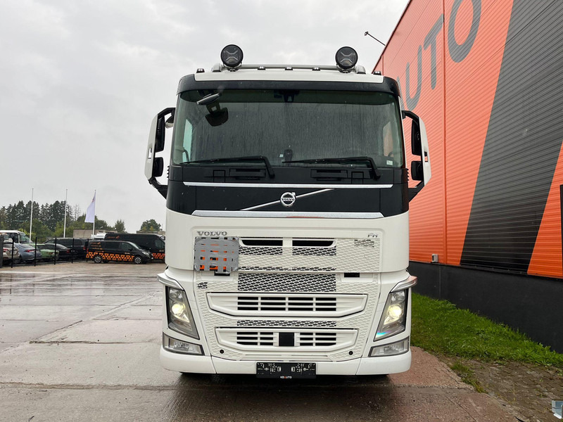 Volvo FH 500 6x2 TANK 22150 l / 6950+4700+4650+5850 l - Kamion cisterna: slika 4 Volvo FH 500 6x2 TANK 22150 l / 6950+4700+4650+5850 l - Kamion cisterna: slika 4