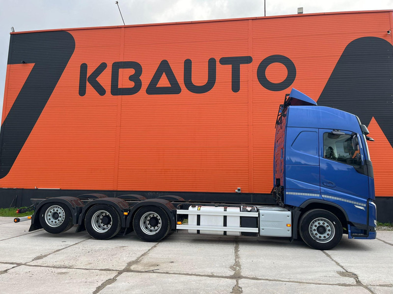 Volvo FH 500 8x4*4 GLOBE XL / RETARDER / CHASSIS L=7589 mm - Kamion sa golom šasijom i zatvorenom kabinom: slika 4 Volvo FH 500 8x4*4 GLOBE XL / RETARDER / CHASSIS L=7589 mm - Kamion sa golom šasijom i zatvorenom kabinom: slika 4