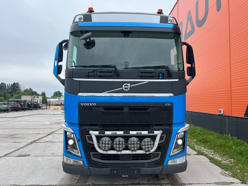 Volvo FH 540 6x4 FOR SALE AS CHASSIS / HYDRAULICS - Kamion sa golom šasijom i zatvorenom kabinom: slika 2 Volvo FH 540 6x4 FOR SALE AS CHASSIS / HYDRAULICS - Kamion sa golom šasijom i zatvorenom kabinom: slika 2