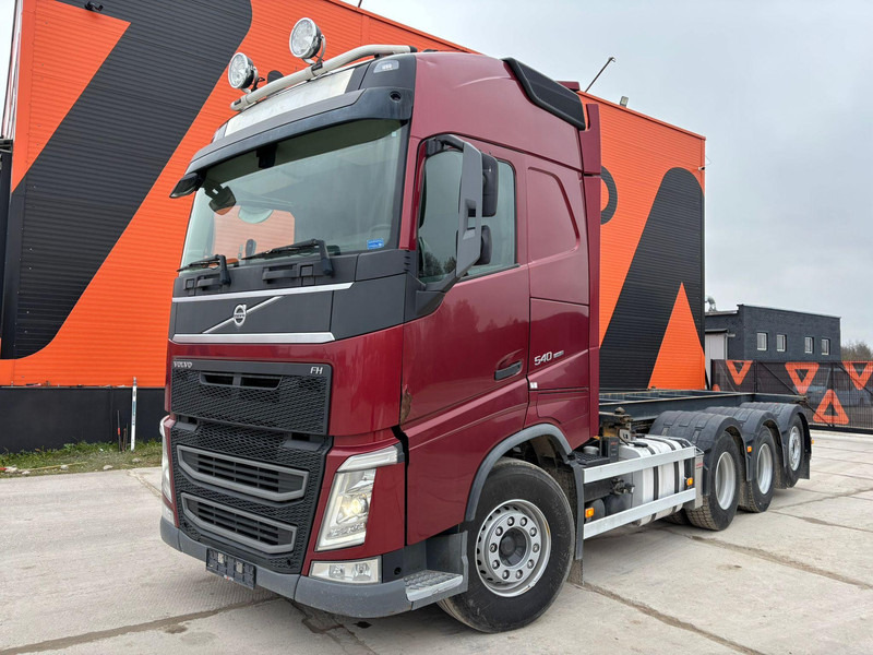 Volvo FH 540 8x4*4 CHASSIS L=6124 mm - Kamion sa golom šasijom i zatvorenom kabinom: slika 2 Volvo FH 540 8x4*4 CHASSIS L=6124 mm - Kamion sa golom šasijom i zatvorenom kabinom: slika 2
