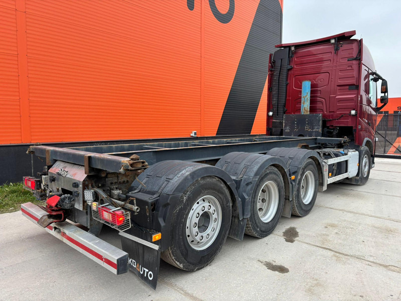 Volvo FH 540 8x4*4 CHASSIS L=6124 mm - Kamion sa golom šasijom i zatvorenom kabinom: slika 5 Volvo FH 540 8x4*4 CHASSIS L=6124 mm - Kamion sa golom šasijom i zatvorenom kabinom: slika 5