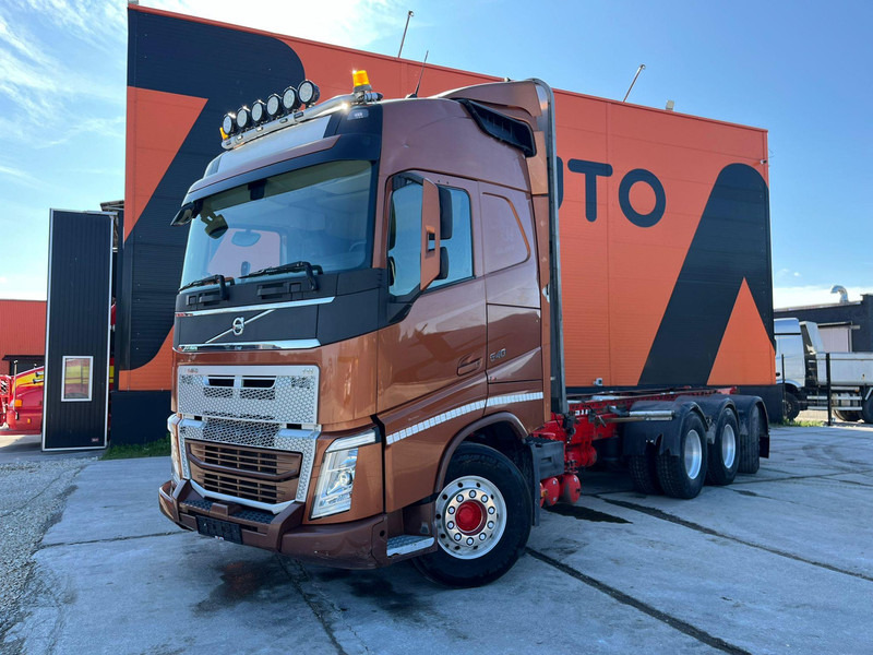 Volvo FH 540 8x4*4 GLOBE XL / 9 ton FRONT AXLE - Kamion sa golom šasijom i zatvorenom kabinom: slika 2 Volvo FH 540 8x4*4 GLOBE XL / 9 ton FRONT AXLE - Kamion sa golom šasijom i zatvorenom kabinom: slika 2