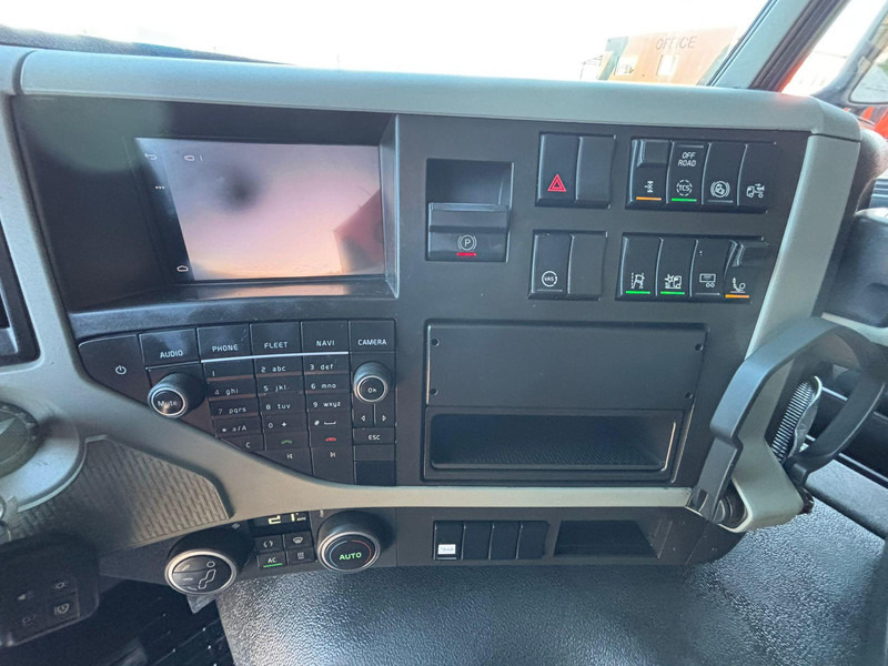 Kamion sa zatvorenim sandukom Volvo FM 330 4x2 BOX L=7608 mm: slika 19