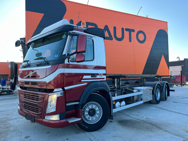 Volvo FM 330 6x2*4 ONLY 57587 km !!! / HYDRAULICS / CHASSIS L=7740 MM - Kamion za prevoz kontejnera/ Kamion sa promenjivim sandukom: slika 2 Volvo FM 330 6x2*4 ONLY 57587 km !!! / HYDRAULICS / CHASSIS L=7740 MM - Kamion za prevoz kontejnera/ Kamion sa promenjivim sandukom: slika 2