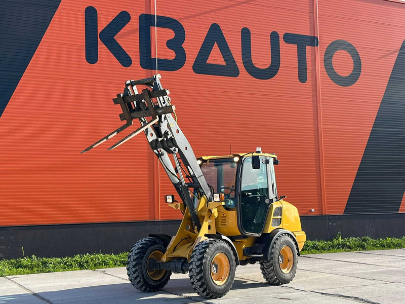 Volvo L 25 F BUCKET & FORKS - Utovarivač točkaš: slika 1 Volvo L 25 F BUCKET & FORKS - Utovarivač točkaš: slika 1