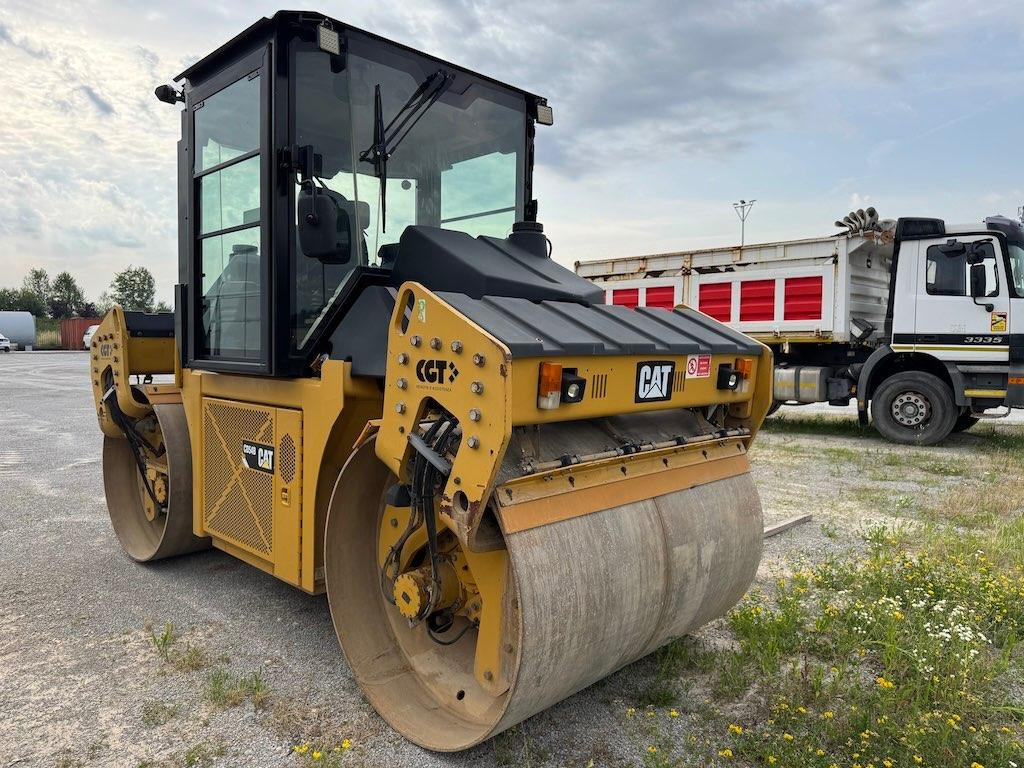 Caterpillar CD54B - Valjak za puteve: slika 4 Caterpillar CD54B - Valjak za puteve: slika 4