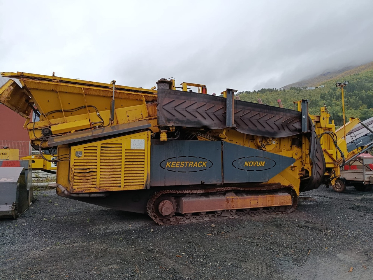 KEESTRACK Novum 4215 - Sito: slika 1 KEESTRACK Novum 4215 - Sito: slika 1