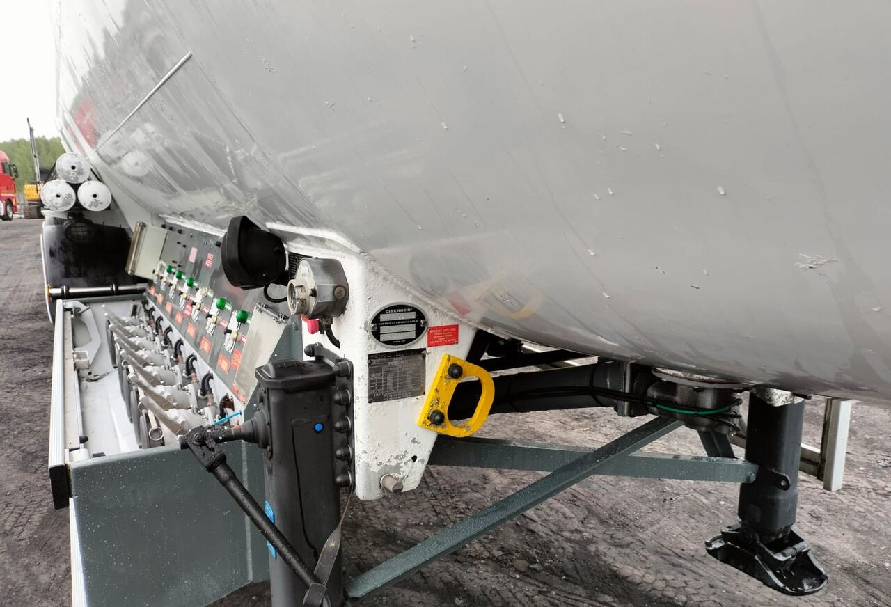 Poluprikolica cisterna za prevoz goriva Magyar: slika 10 Poluprikolica cisterna za prevoz goriva Magyar: slika 10