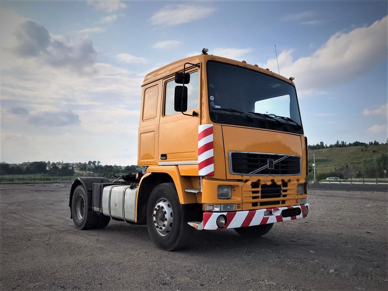 Volvo F1234C - Tegljač: slika 1 Volvo F1234C - Tegljač: slika 1