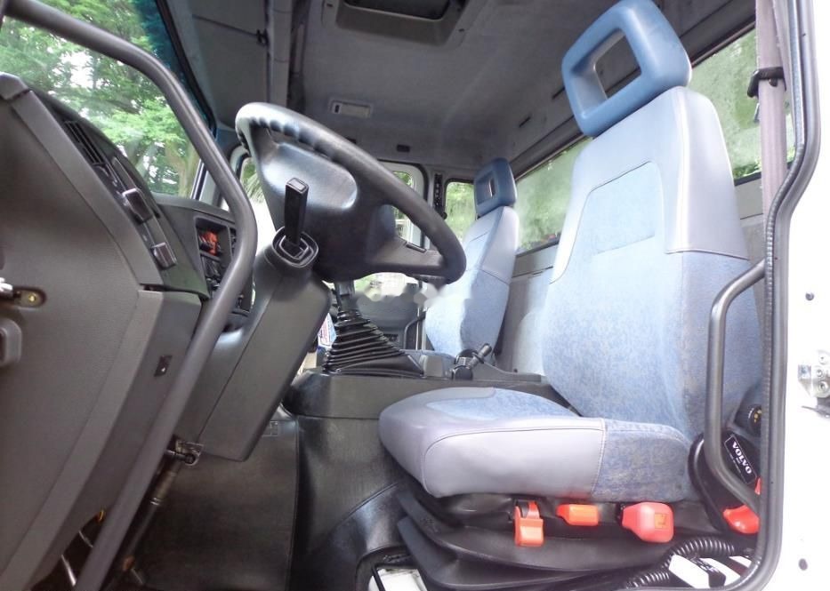 Volvo FL 19.250 - Kamion sa golom šasijom i zatvorenom kabinom: slika 4 Volvo FL 19.250 - Kamion sa golom šasijom i zatvorenom kabinom: slika 4