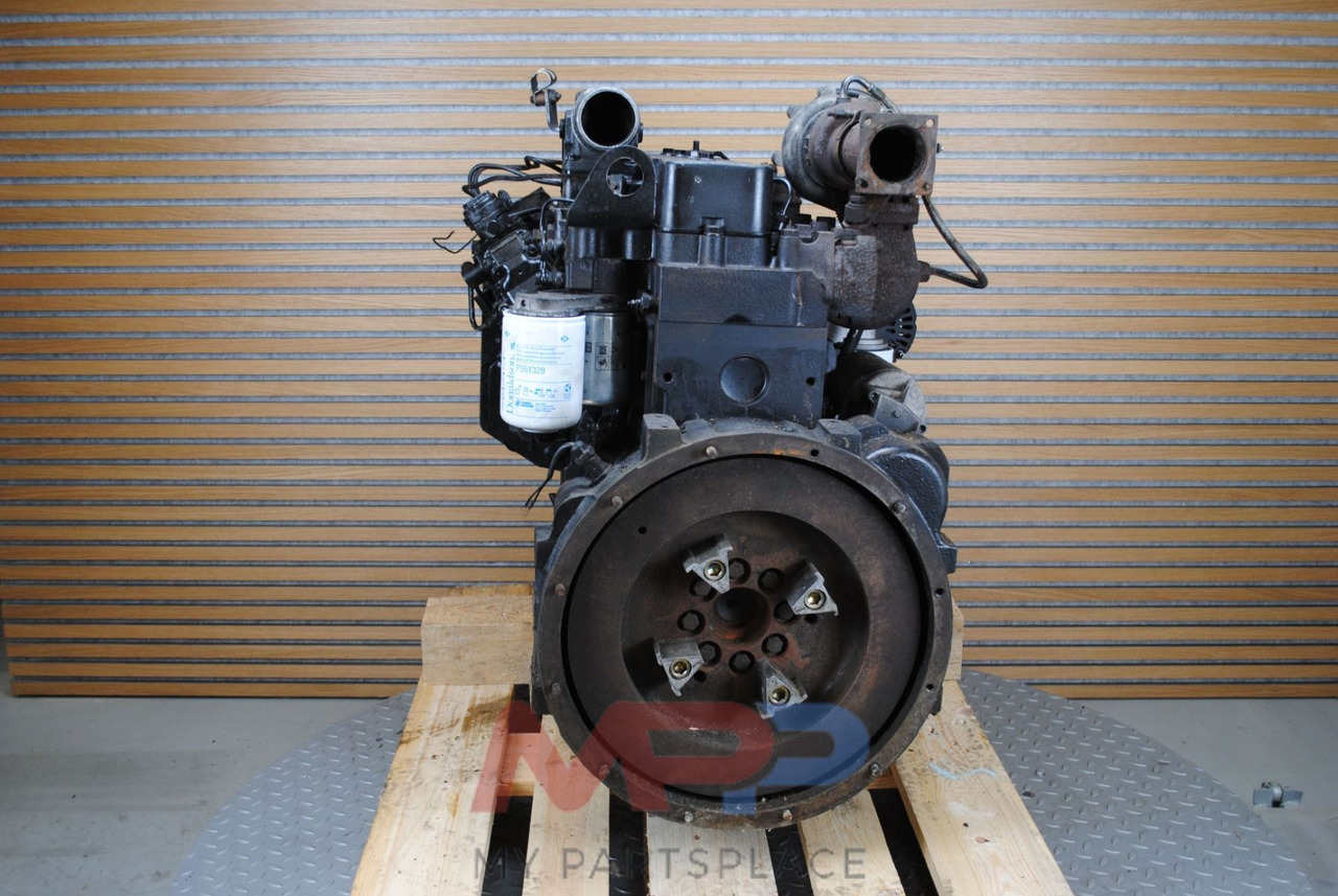 Komatsu 4D102 - Motor: slika 3 Komatsu 4D102 - Motor: slika 3