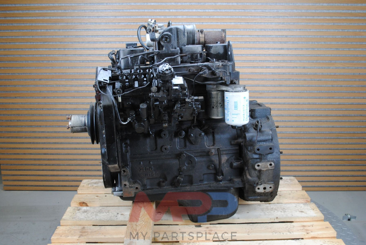 Komatsu 4D102 - Motor: slika 2 Komatsu 4D102 - Motor: slika 2