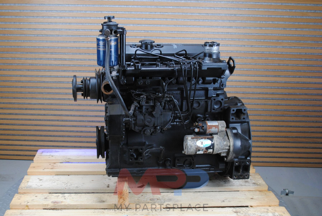 Komatsu 4D95 - Motor: slika 3 Komatsu 4D95 - Motor: slika 3