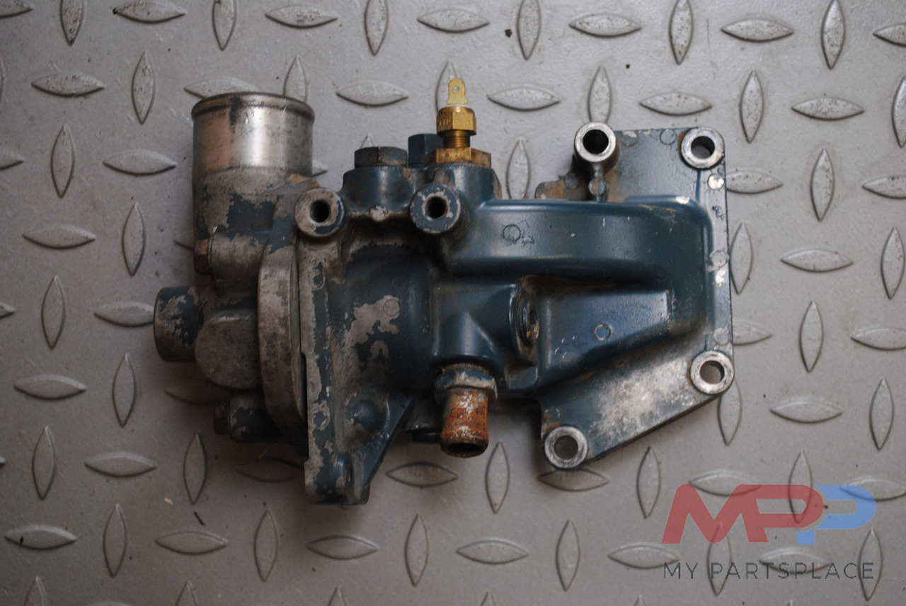 Kubota Thermostaatbehuizing Kubota V3600 - Termostat za Građevinska mašina: slika 1 Kubota Thermostaatbehuizing Kubota V3600 - Termostat za Građevinska mašina: slika 1