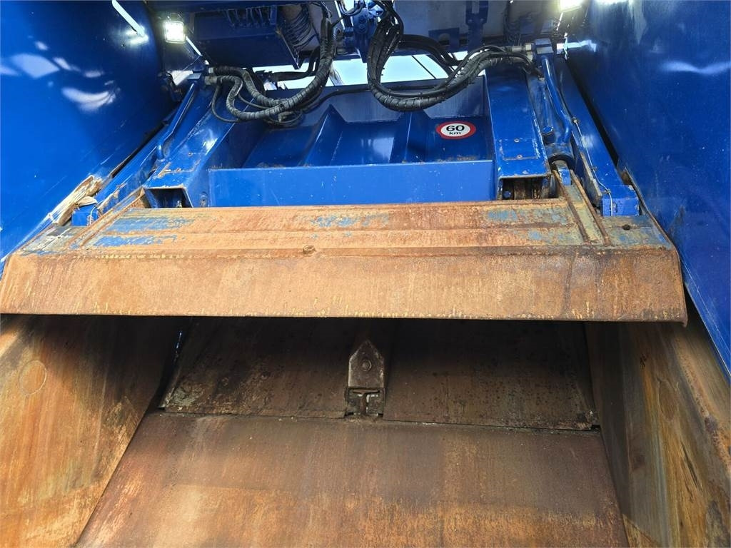 DAF LF 2011 MOL PUSHER 2000 Garbage Truck - Kamion za smeće: slika 4 DAF LF 2011 MOL PUSHER 2000 Garbage Truck - Kamion za smeće: slika 4