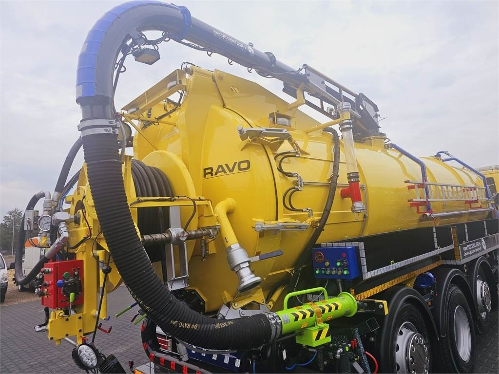 Iveco RAVO WUKO FOR CHANNEL CLEANING druck saug kanal - Vakuumska cisterna: slika 2 Iveco RAVO WUKO FOR CHANNEL CLEANING druck saug kanal - Vakuumska cisterna: slika 2