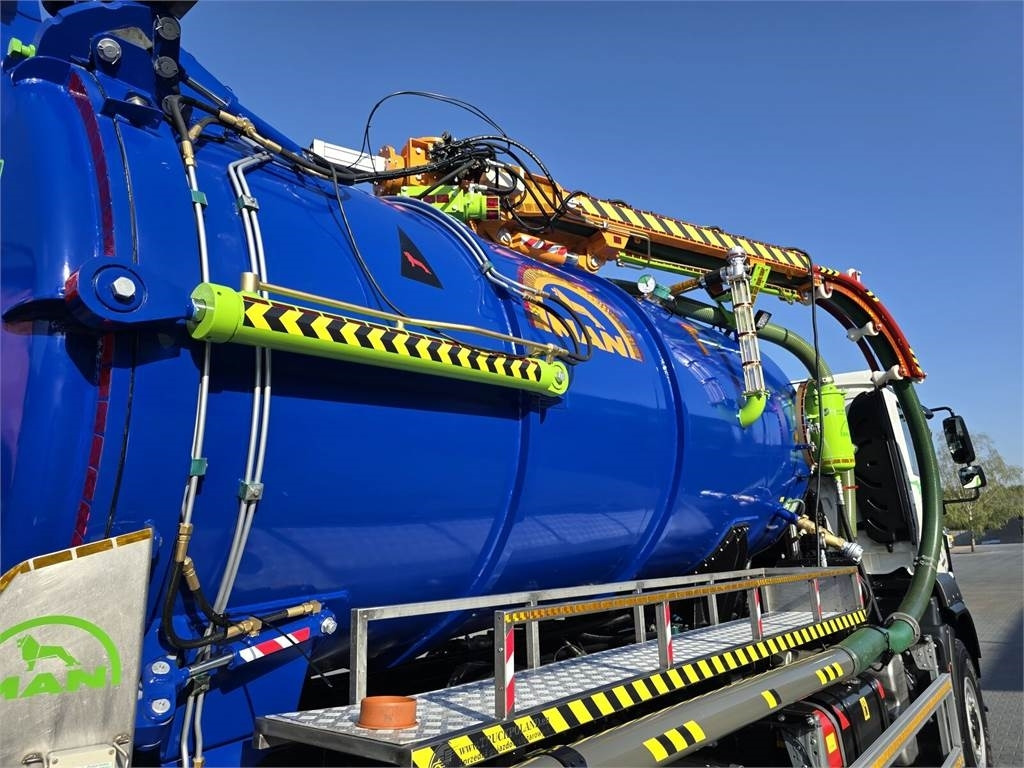 MAN TGM 4x4 GAMON PW8 for collecting liquid waste sepa - Korisno/ Posebno vozilo: slika 4 MAN TGM 4x4 GAMON PW8 for collecting liquid waste sepa - Korisno/ Posebno vozilo: slika 4