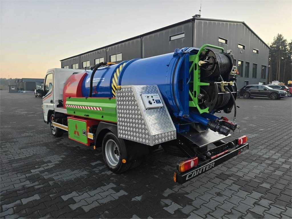 Mitsubishi ROM KOKS SMART COMBI WUKO HOT WATER FOR CLEANING S - Korisno/ Posebno vozilo: slika 5 Mitsubishi ROM KOKS SMART COMBI WUKO HOT WATER FOR CLEANING S - Korisno/ Posebno vozilo: slika 5