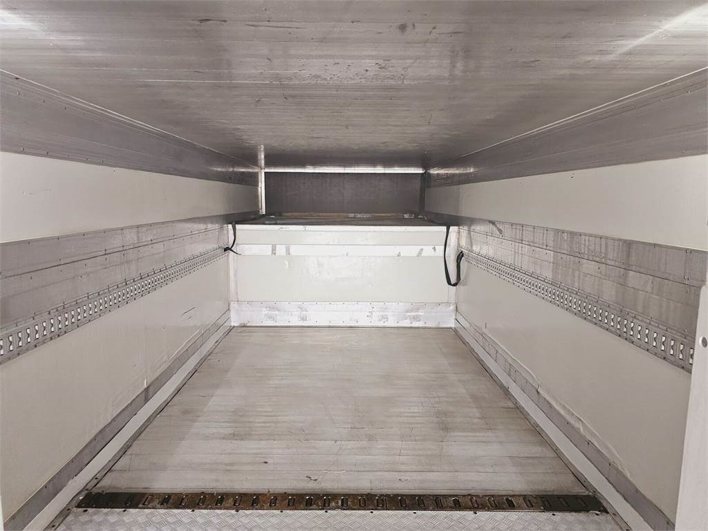 Poluprikolica hladnjače Langendorf DOUBLE LOADING FOR MOTOR COSMETICS Flexliner Inloa: slika 14